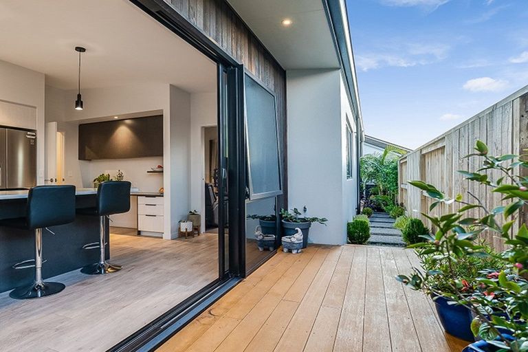 Photo of property in 10 Knightia Drive, Papamoa Beach, Papamoa, 3118