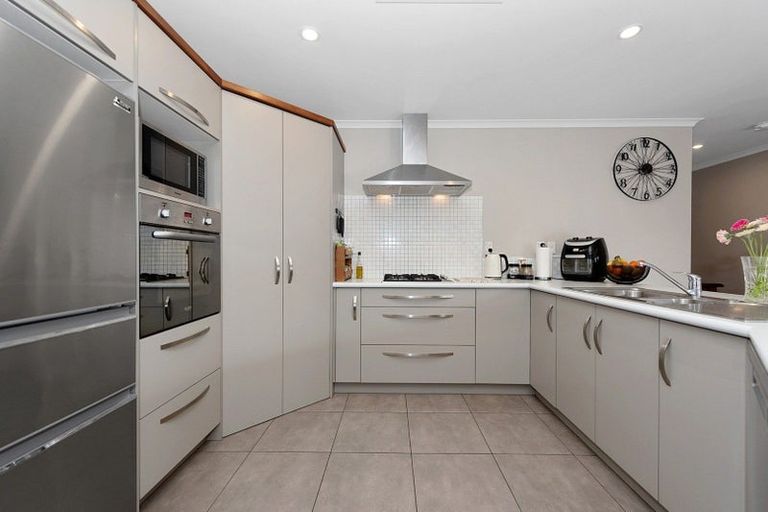 Photo of property in 3 Vantage Place, Flagstaff, Hamilton, 3210