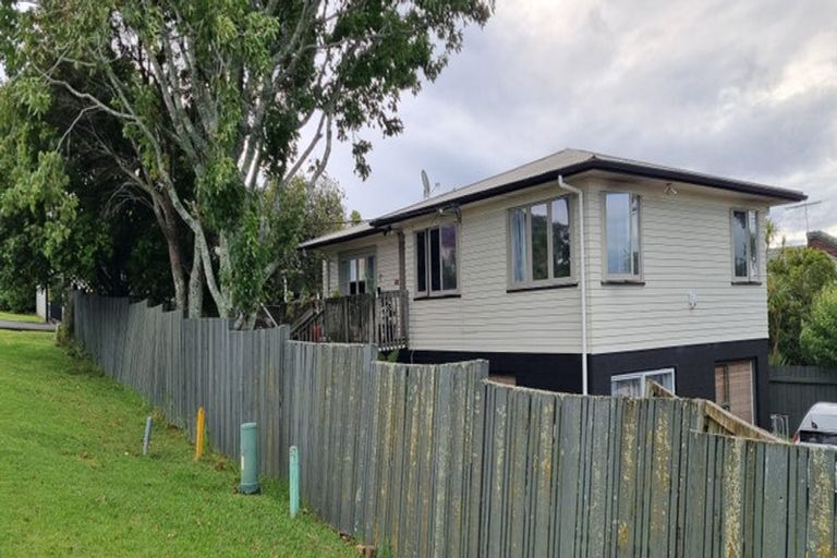 Photo of property in 17c Arran Road, Browns Bay, Auckland, 0630