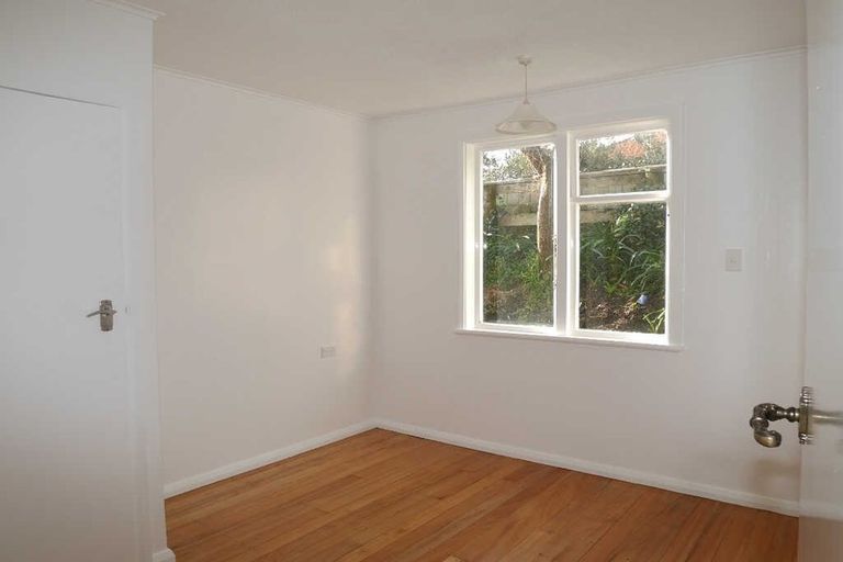 Photo of property in 122 Matai Road, Raumati South, Paraparaumu, 5032