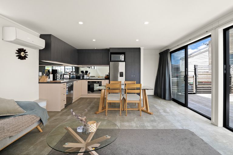 Photo of property in 108 Oxford Street, South Dunedin, Dunedin, 9012