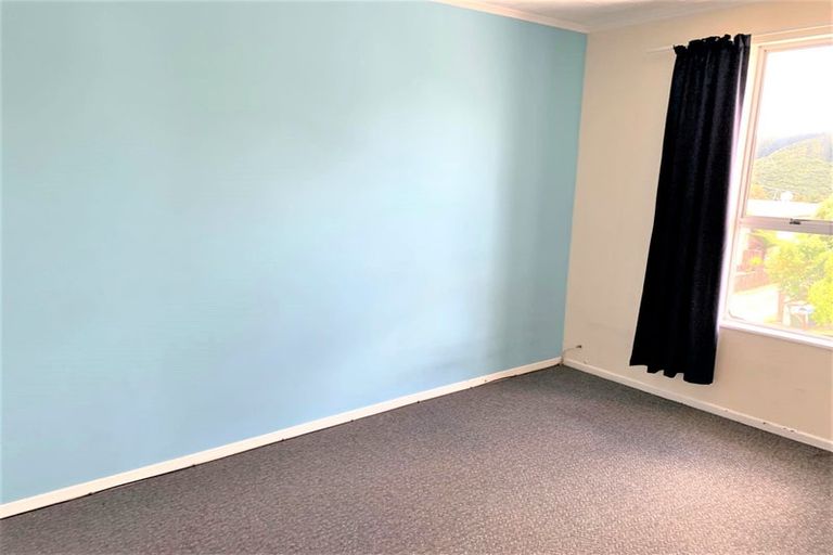 Photo of property in 2a Robson Street, Stokes Valley, Lower Hutt, 5019