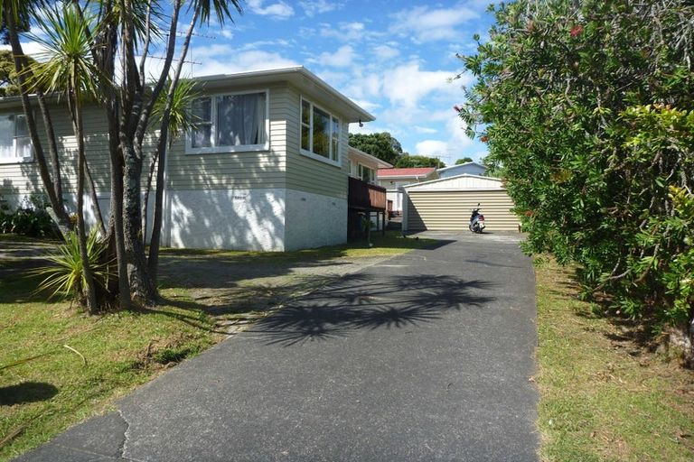 Photo of property in 15 Linwood Avenue, Forrest Hill, Auckland, 0620
