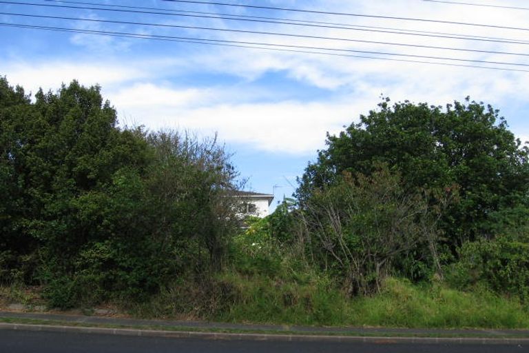 Photo of property in 2/947 Beach Road, Torbay, Auckland, 0630