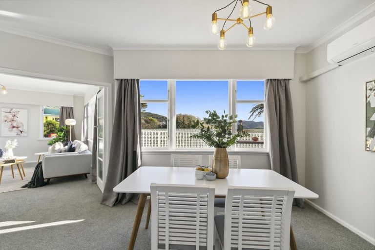 Photo of property in 3 Grenfell Drive, Karori, Wellington, 6012