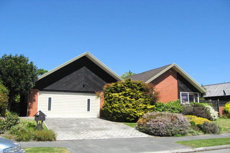 Photo of property in 4 Cottesmore Close, Burnside, Christchurch, 8053