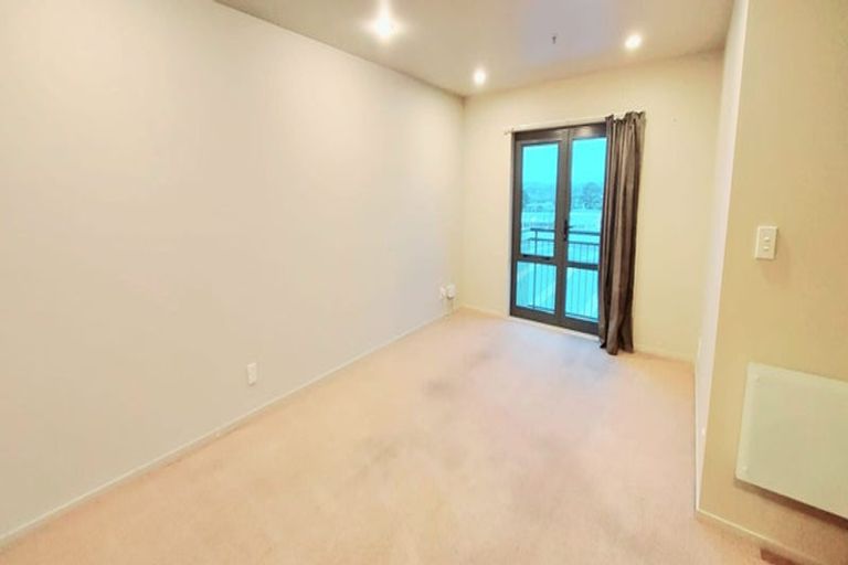 Photo of property in 5n/10 Crown Lynn Place, New Lynn, Auckland, 0600