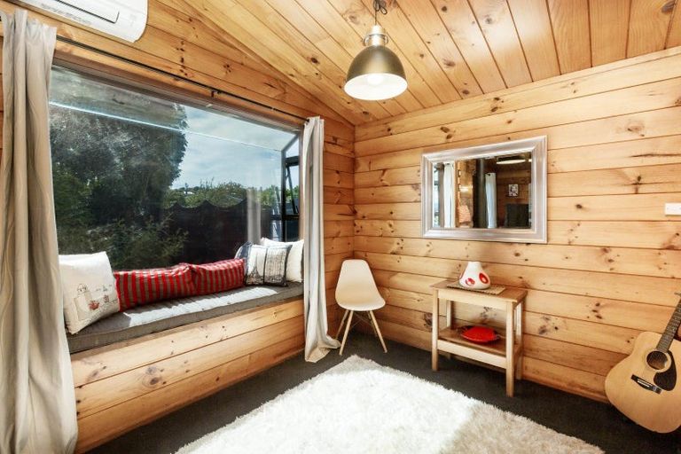 Photo of property in 2/23 Roband Crescent, Brown Owl, Upper Hutt, 5018