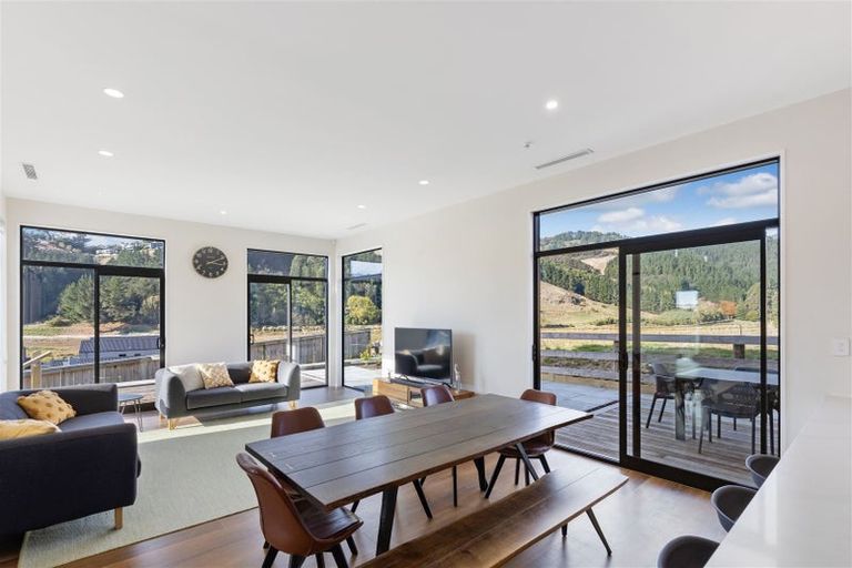 Photo of property in 11 Round Hill Rise, Cracroft, Christchurch, 8022