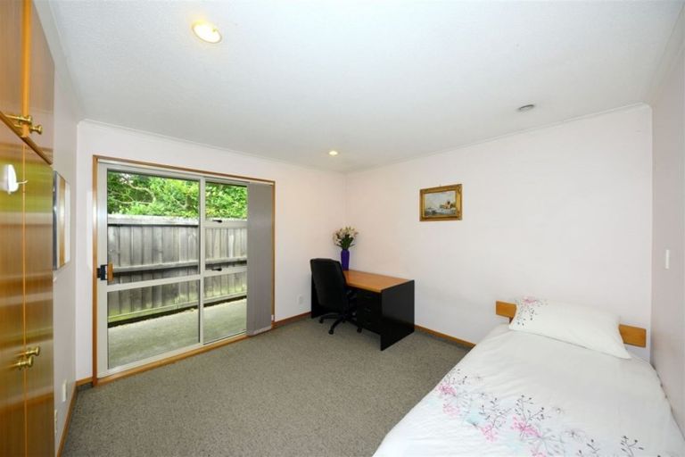 Photo of property in 18 Berkshire Drive, Avonhead, Christchurch, 8042