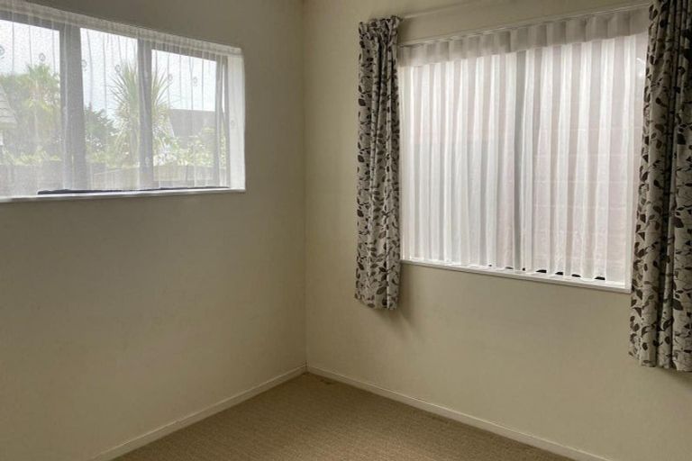Photo of property in 109 Everglade Drive, Totara Heights, Auckland, 2105