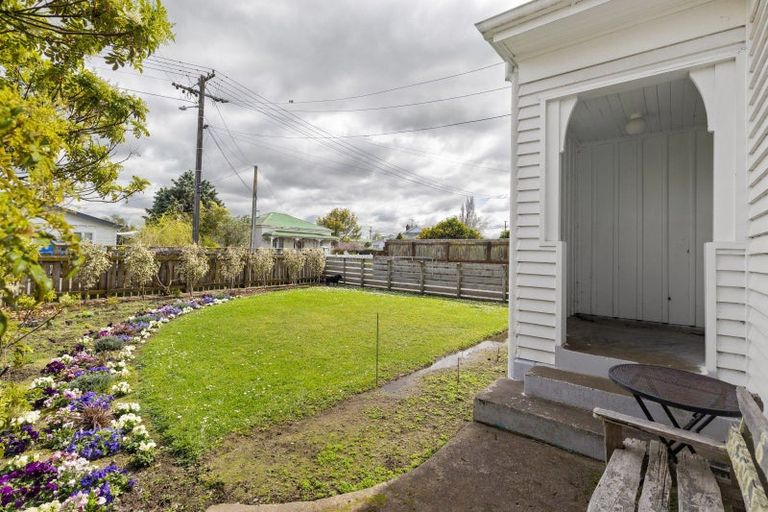 Photo of property in 17 Robert Street, Marton, 4710