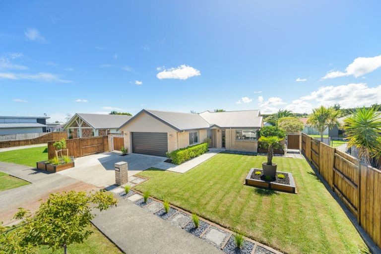 Photo of property in 7 Walnut Grove, Kelvin Grove, Palmerston North, 4414