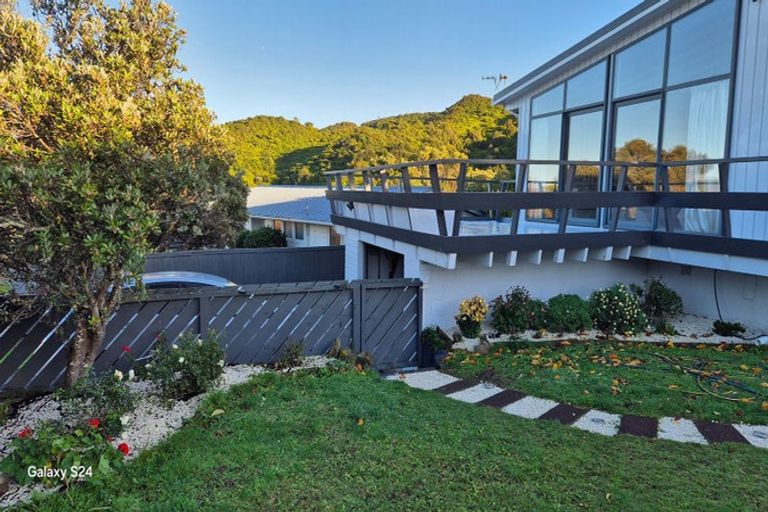 Photo of property in 17 Maple Grove, Maungaraki, Lower Hutt, 5010