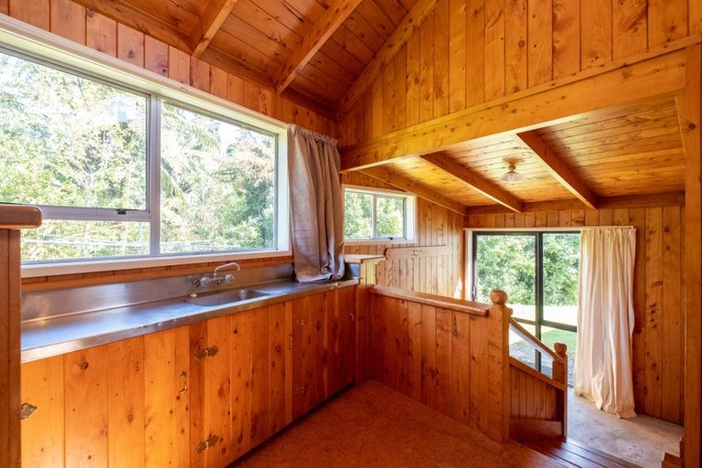 Photo of property in 24 Montjoy Street, Stratford, 4332