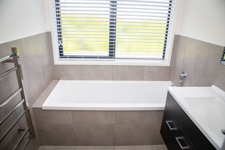 Photo of property in 1 Kirklee Lane, Pokeno, 2402