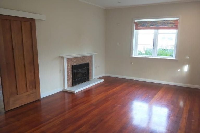 Photo of property in 39 Park Road, West End, Palmerston North, 4412