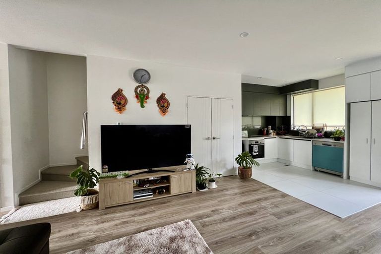 Photo of property in 11c Mandarin Place, Half Moon Bay, Auckland, 2012