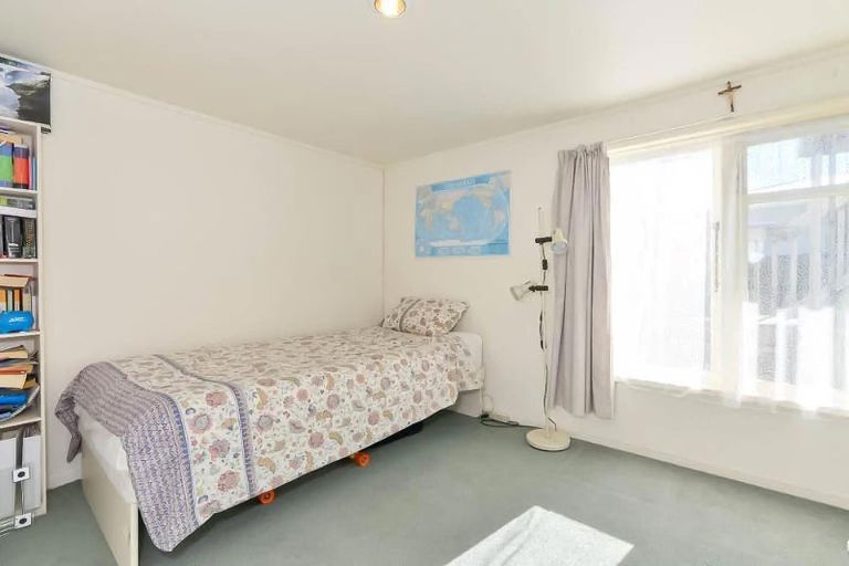 Photo of property in 18 Lavelle Road, Henderson, Auckland, 0612