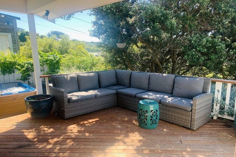 Photo of property in 4a Whitianga View, Paremata, Porirua, 5024