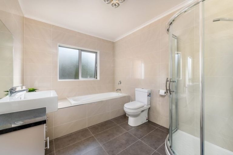 Photo of property in 13 Cartmel Avenue, Massey, Auckland, 0614