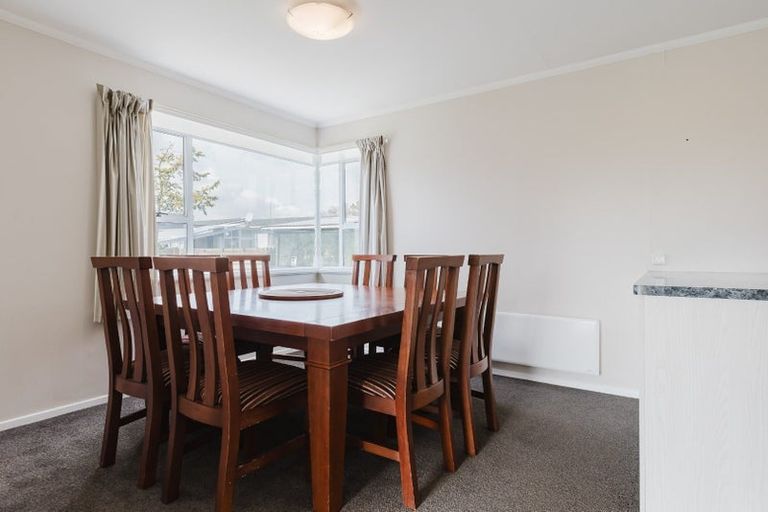 Photo of property in 5 Panako Place, Awapuni, Palmerston North, 4412