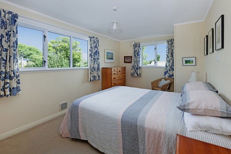 Photo of property in 106 Bryndwr Road, Bryndwr, Christchurch, 8052