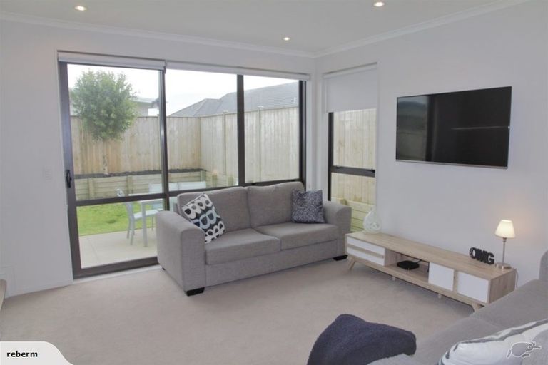 Photo of property in 17 Costa Viva Crescent, Karaka, Papakura, 2113