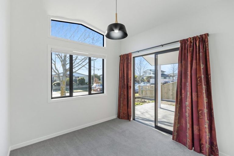 Photo of property in 5 Jeffares Place, Taradale, Napier, 4112