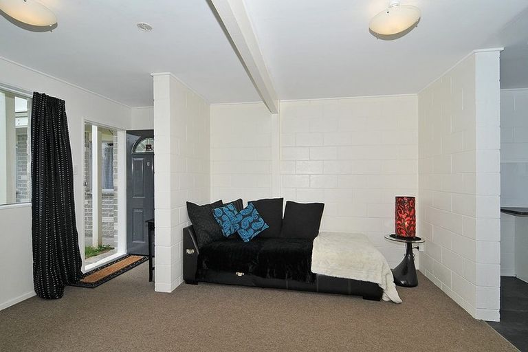 Photo of property in 3/19 Pirie Crescent, Moera, Lower Hutt, 5010