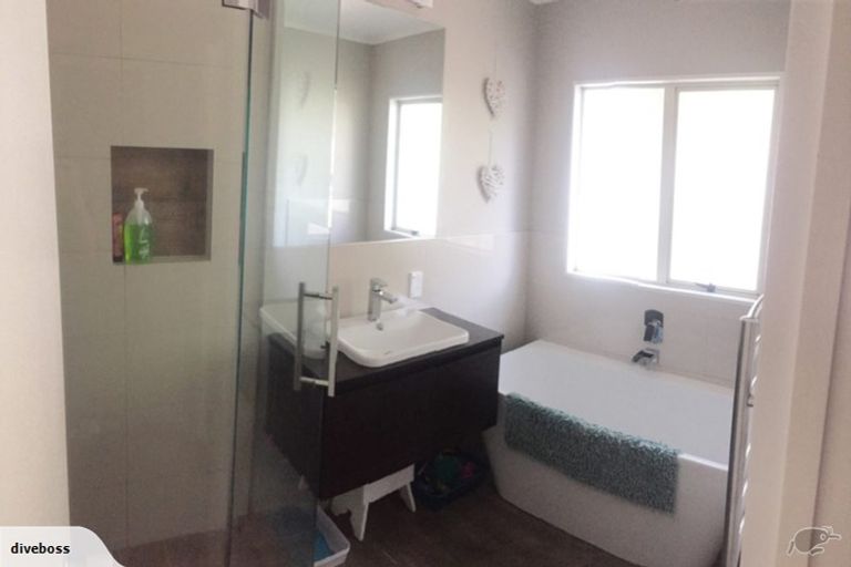 Photo of property in 14 Shannon Place, Torbay, Auckland, 0630