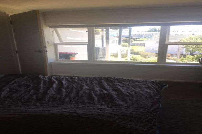 Photo of property in 17 Derby Place, Cannons Creek, Porirua, 5024