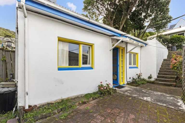 Photo of property in 3-5 Knoll Street, Island Bay, Wellington, 6023