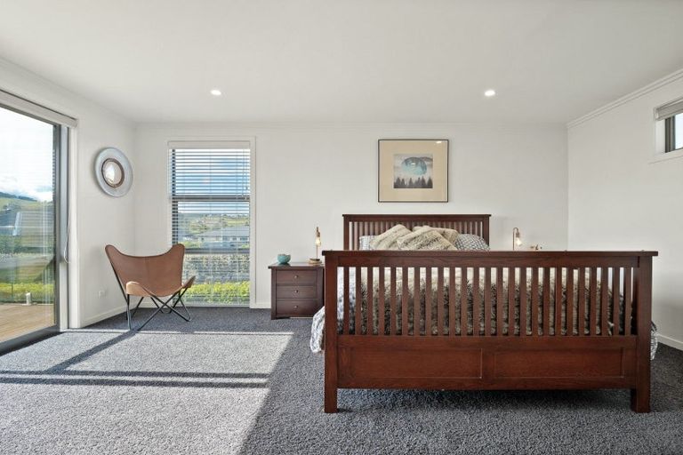 Photo of property in 21 Awa Toru Drive, Fairfield, Dunedin, 9018