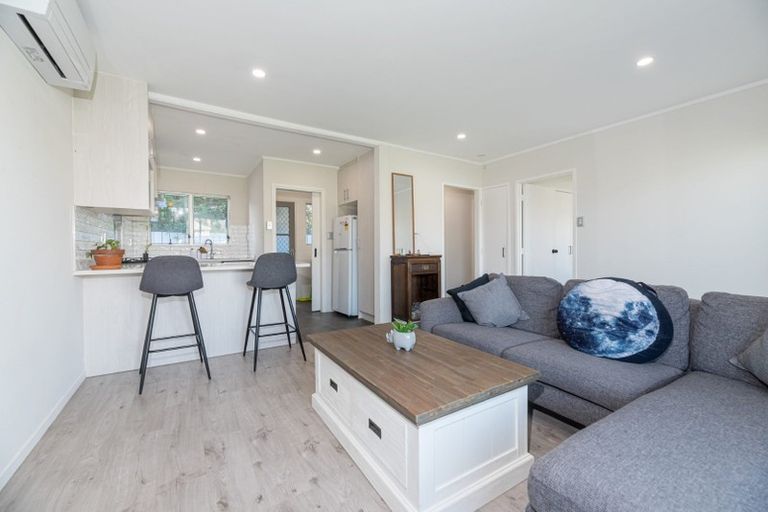 Photo of property in 3/1 Tawa Road, Te Atatu Peninsula, Auckland, 0610