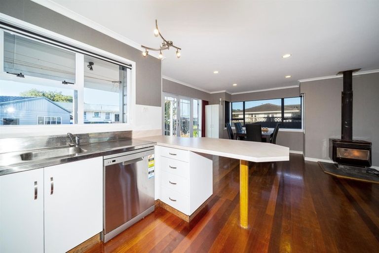 Photo of property in 8 Koromiko Avenue, Hawera, 4610