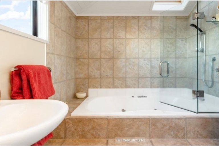 Photo of property in 7 View Road, Campbells Bay, Auckland, 0630