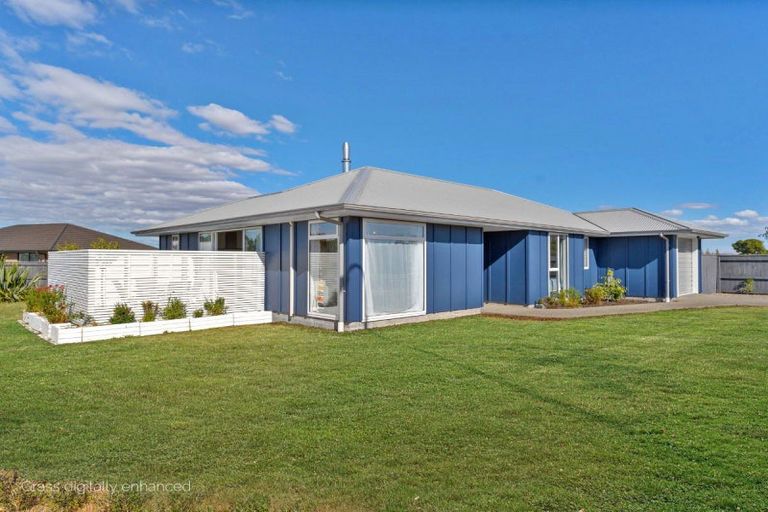 Photo of property in 2 Stoneleigh Drive, Solway, Masterton, 5810