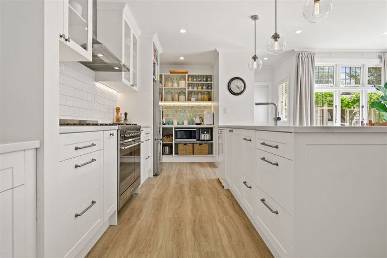 Photo of property in 35 Alpha Avenue, Strowan, Christchurch, 8052