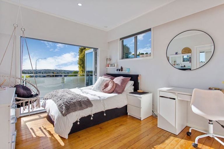 Photo of property in 2 Glenmore Road, Sunnyhills, Auckland, 2010