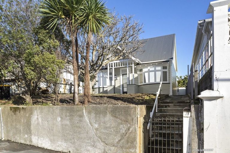 Photo of property in 68 Russell Terrace, Berhampore, Wellington, 6023