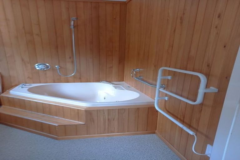 Photo of property in 71 Elizabeth Street, Waikanae, 5036