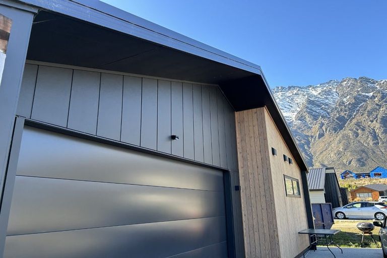 Photo of property in 8 Corriedale Road, Jacks Point, 9371