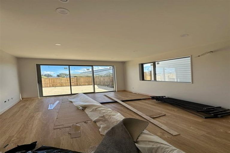 Photo of property in 125 Grove Road, Papakura, 2110