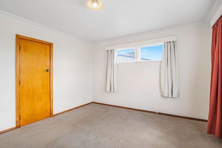 Photo of property in 15 Mako Mako Road, Levin, 5510