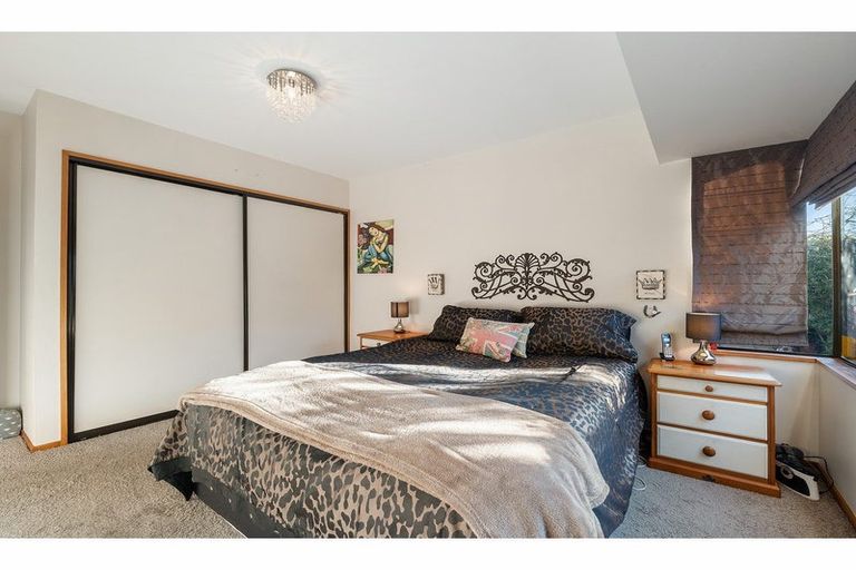 Photo of property in 2/2 Fountainhead Lane, Hillmorton, Christchurch, 8025