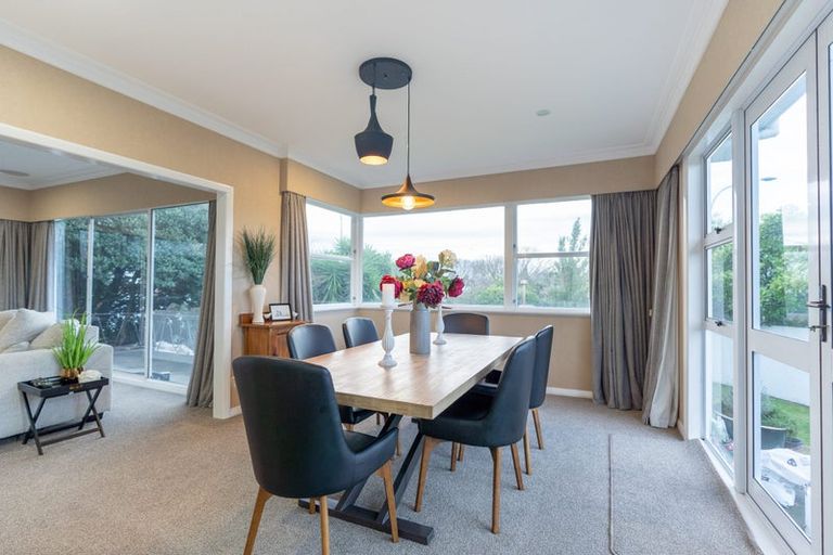 Photo of property in 1 Wigan Place, Hokowhitu, Palmerston North, 4410