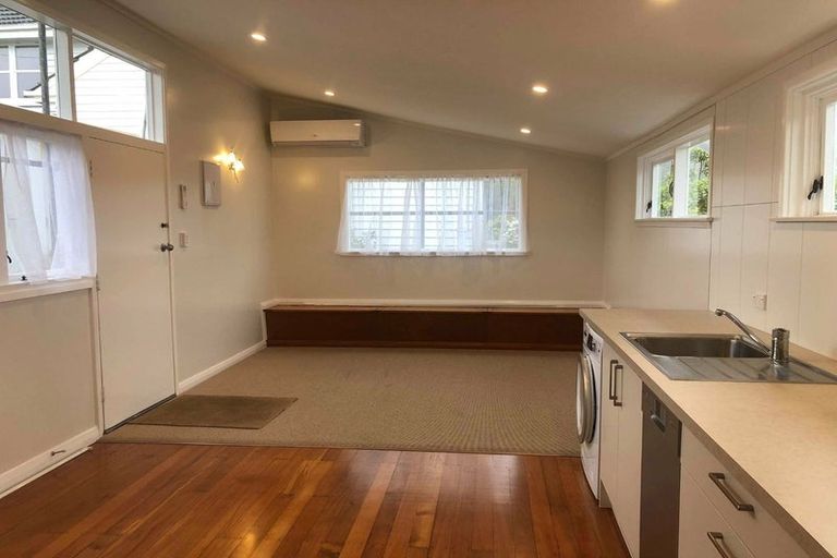 Photo of property in 11 Everest Street, Khandallah, Wellington, 6035