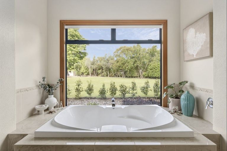 Photo of property in 203 Athlone Drive, Cambridge, 3434