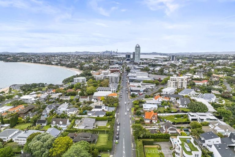 Photo of property in 206 Hurstmere Road, Takapuna, Auckland, 0622